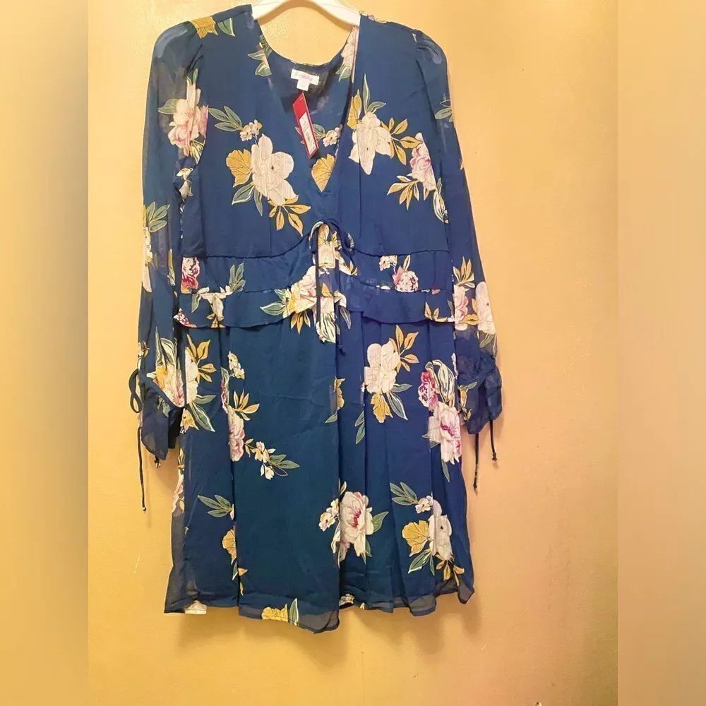 🛍️Xhilaration Casual Dress Floral Print V- Neck Long Sleeve Sizes Small, Large✨